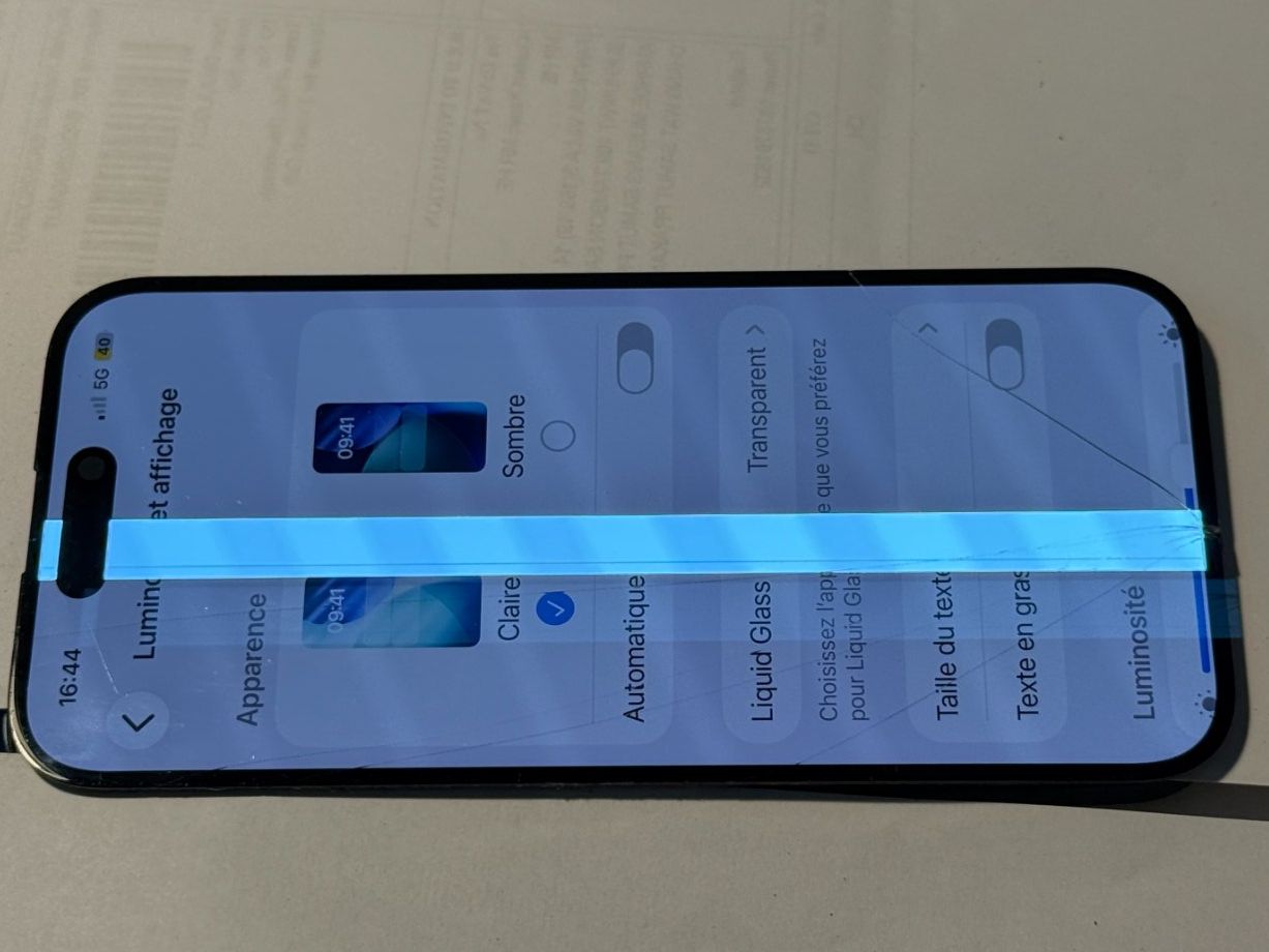 Apple Handys / Smartphones: Écran original iPhone 15 partiellement abîmé – Defekt aus Morges von DA-repa 6