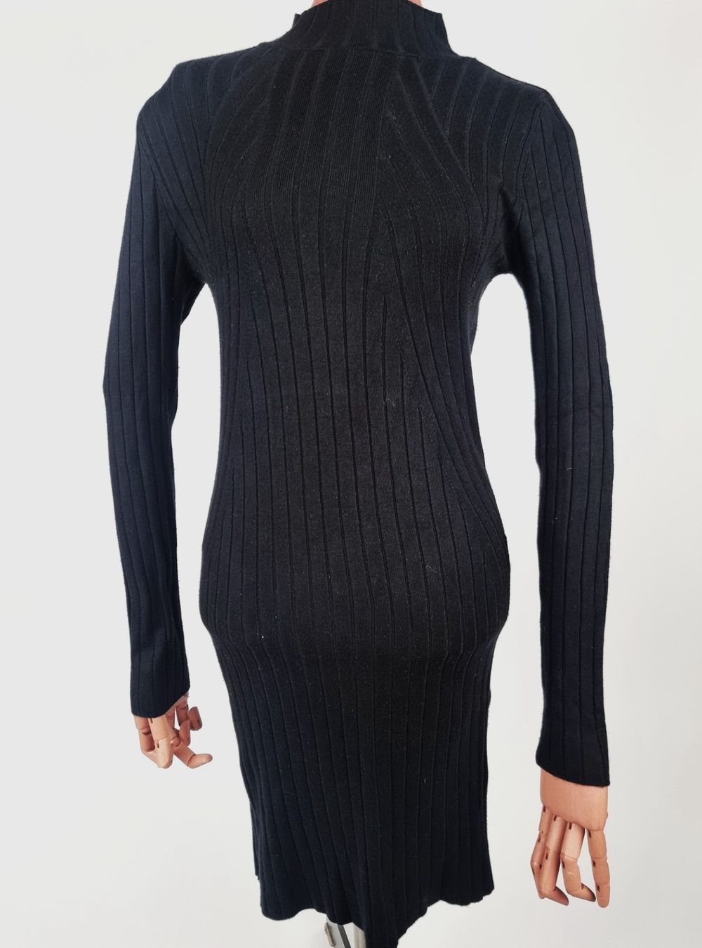 Stradivarius Vestiti: schwarzes Kleid – Usato da Urtenen-Schönbühl venduto da Restwert_Schoenbuehl