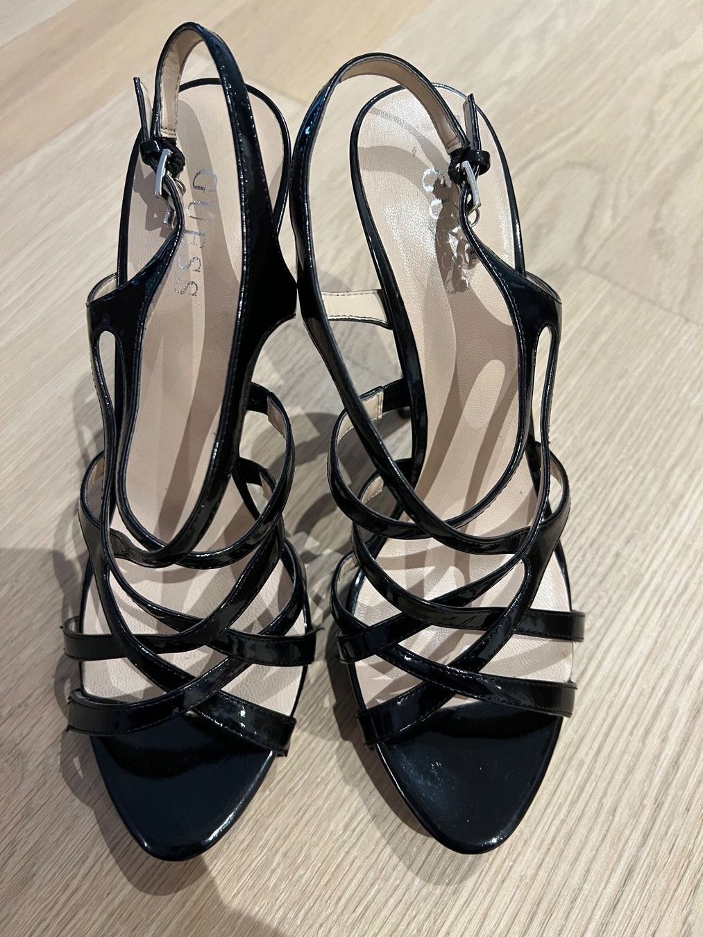 Guess Scarpe da donna: Guess Sandalen, Grösse 40 – Usato da St. Gallen venduto da mirnes84