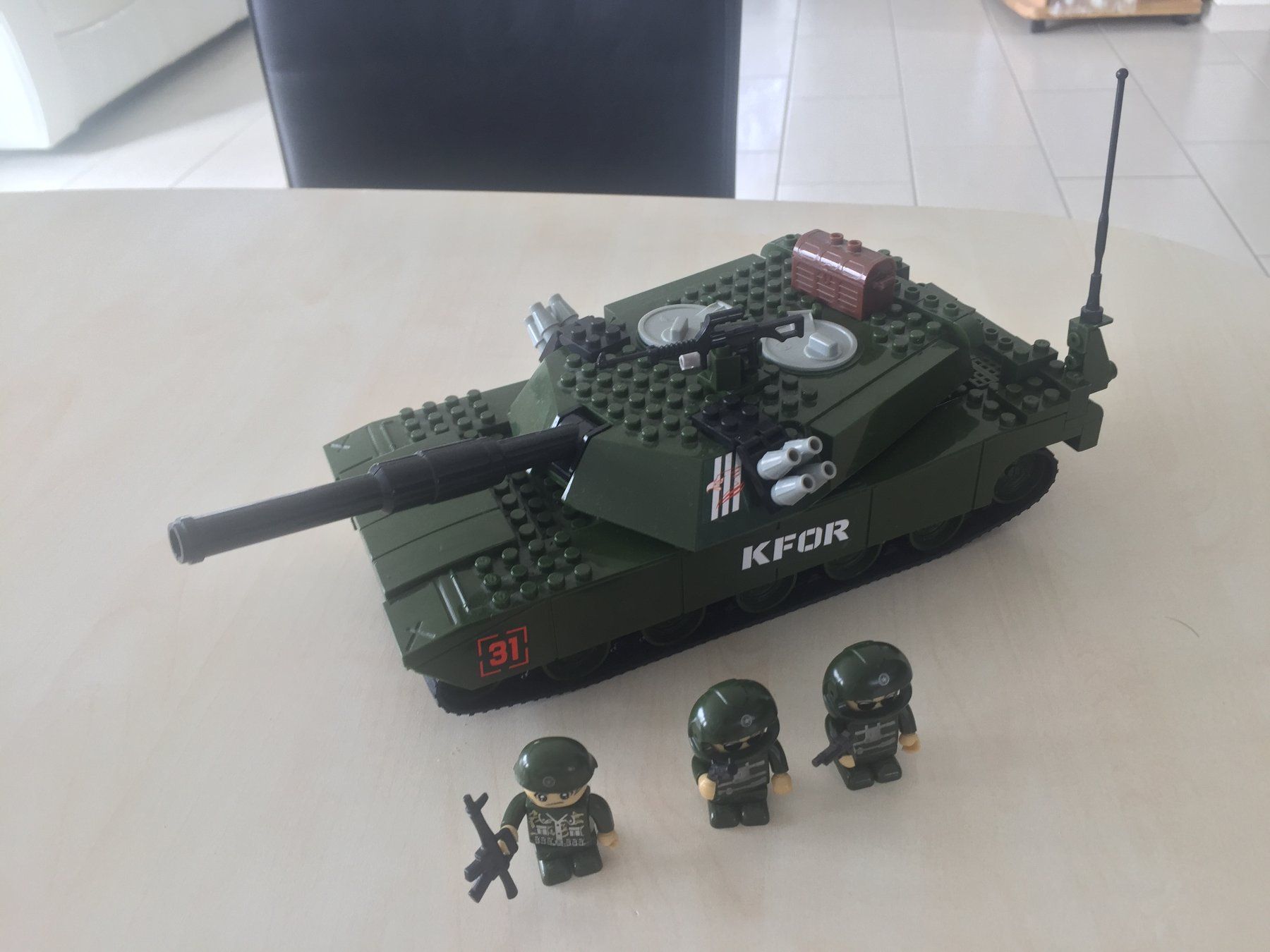 Kit di costruzioni: Banbao tank and soldier – Nuovo (secondo la descrizione) da Estavayer-le-Lac venduto da Lor_tjg5 4