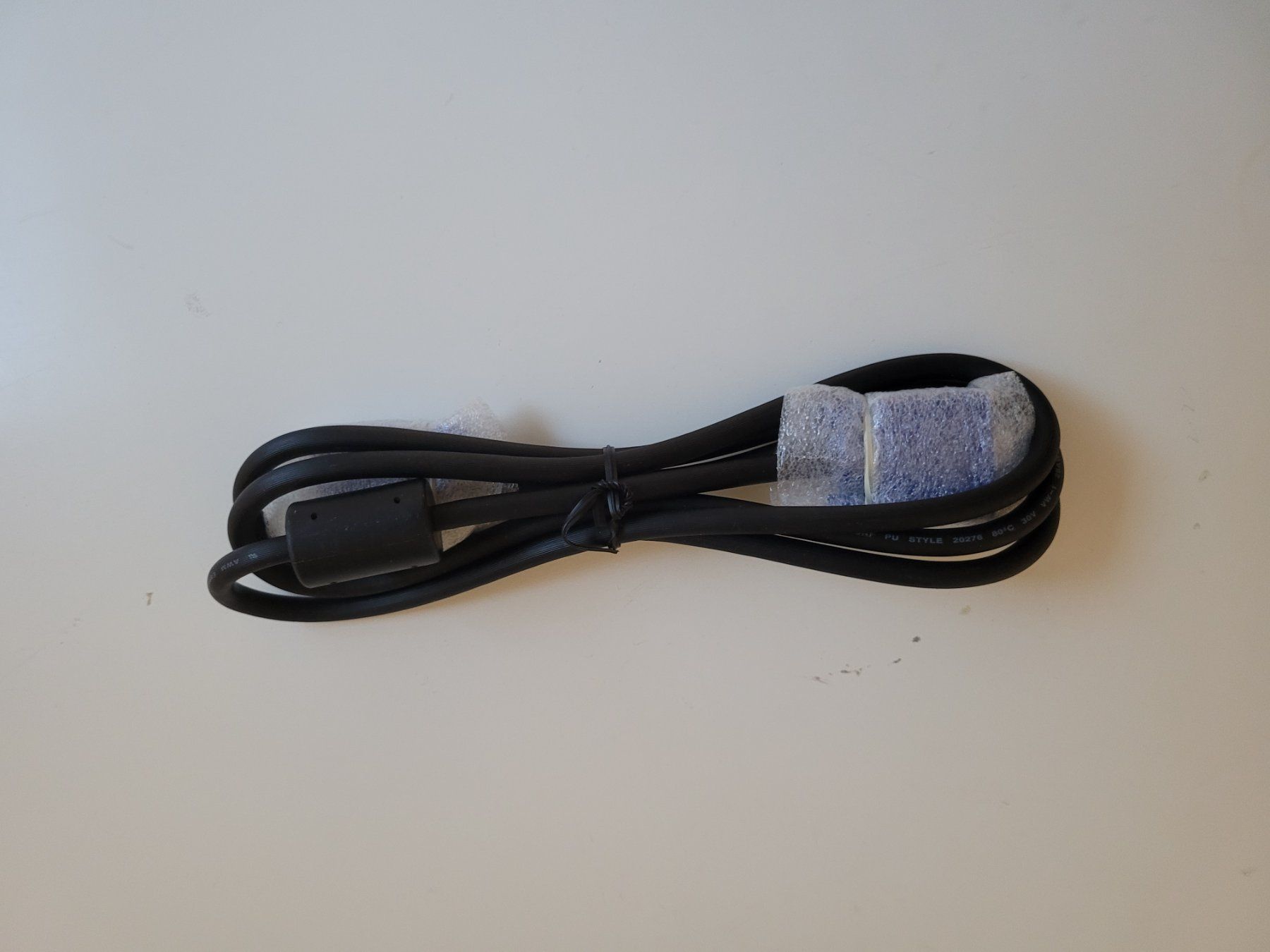 Cavi: VGA-Kabel 1m - neu – Usato da Inwil venduto da camenzro 1