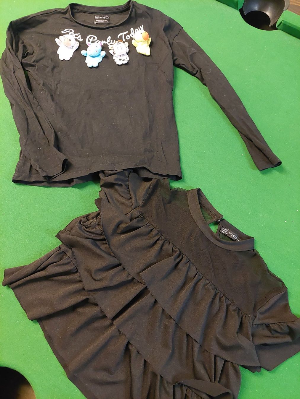Lotti & Set di vestiti: 2 Oberteile Grösse 140/146 – Usato da Wynau venduto da Meysi
