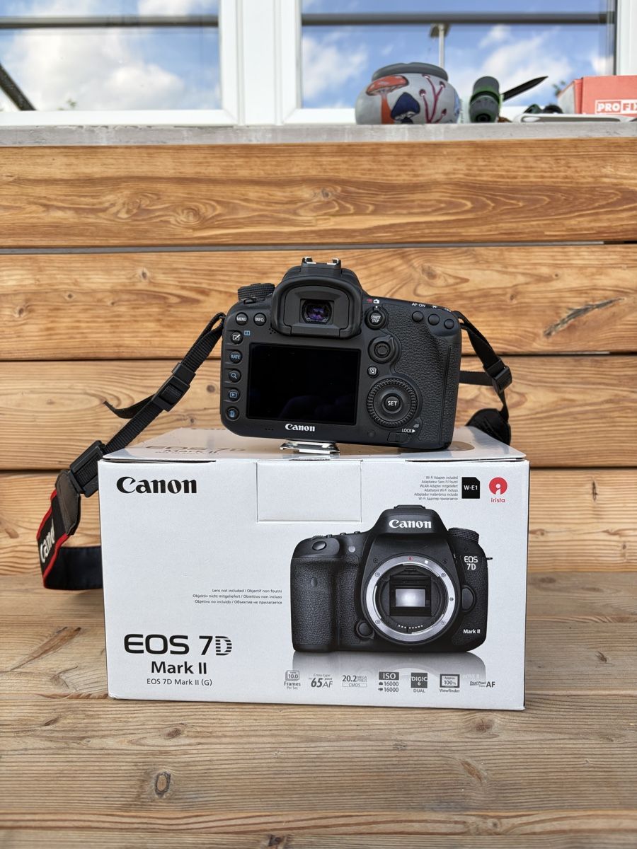 Canon Fotocamera: Canon EOS 7D Mark II Kit mit Objektiven & Tasche und Ovp – Usato da Konolfingen venduto da wie_r6n2 2