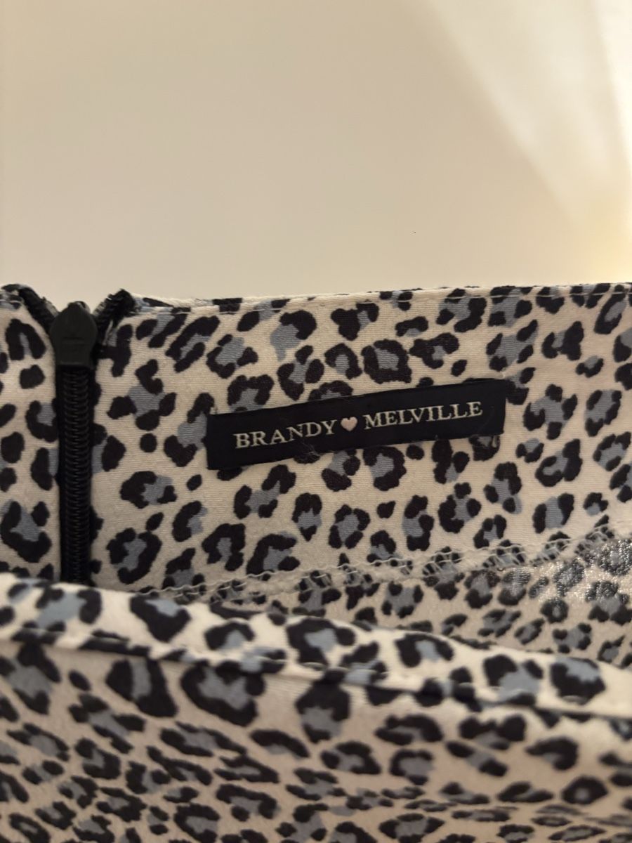 Brandy Melville Jupes: Brandy Melville Leopard Print Midi – D'occasion à Zürich par Flo021000 2