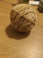 selbstgemachter Gummiball aus Gummibänder ca 10 cm Durchmess