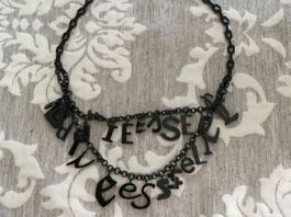 Diesel - Schwarze Statement Halskette mit Diesel Buchstaben