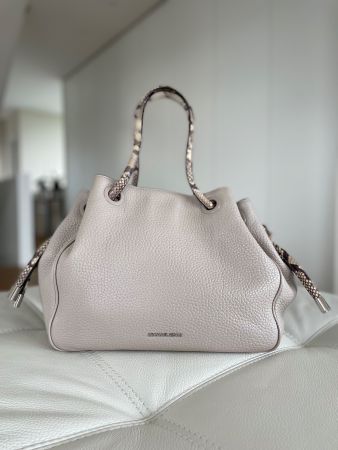NEW Michael KORS GENUINE LEATHER BAG