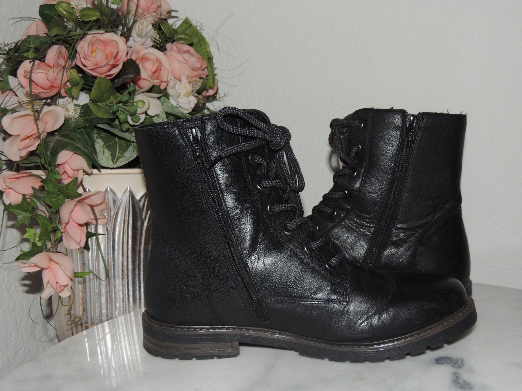 Scarpe da donna: SCHÖNE STIEFELETTE ECHTLEDER PROFILSOHLE NEU 40 – Nuovo e nell'imballaggio originale da Au ZH venduto da FashionConsultant 8