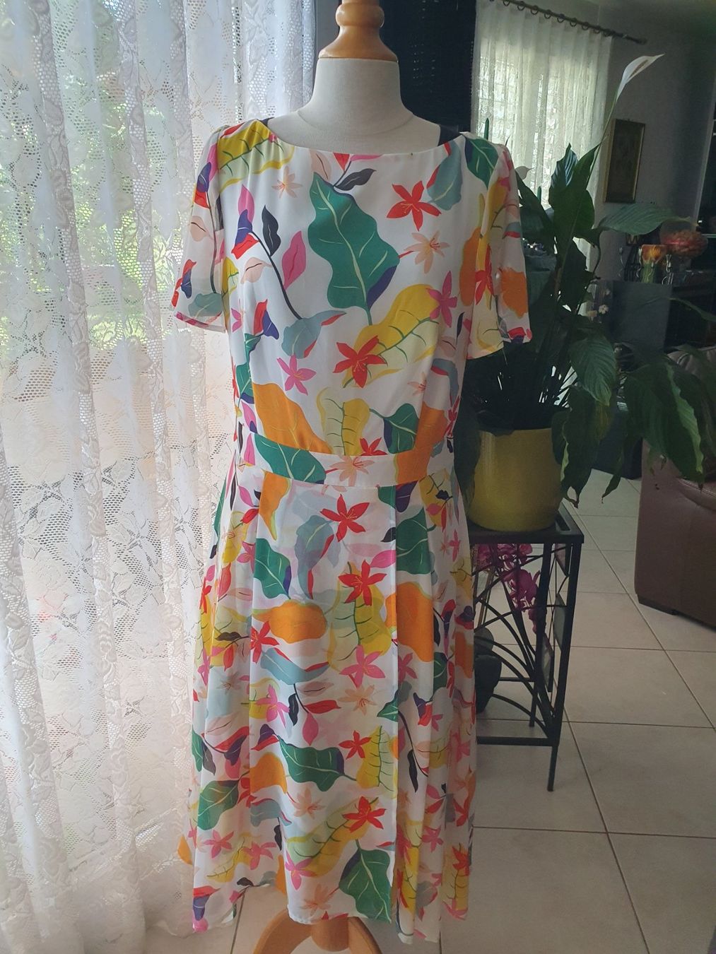 Esprit Robes: Robe ESPRIT D40 – Neuf (Voir description) à St-Triphon par Jldr0