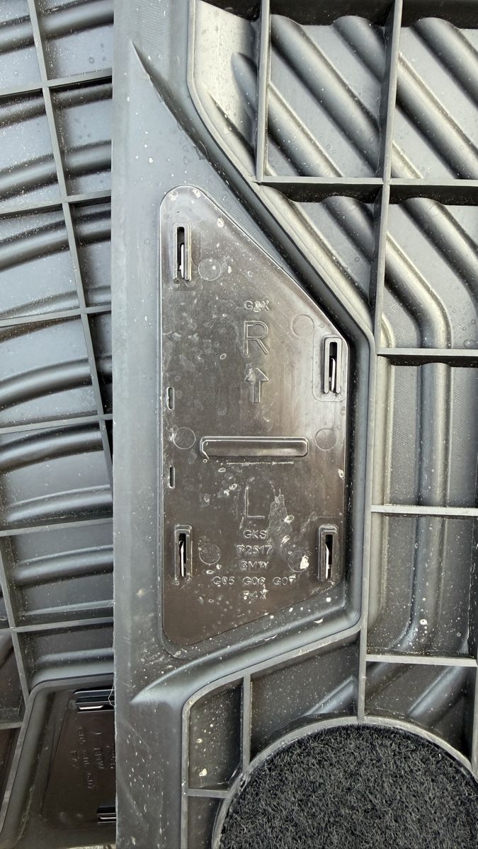 BMW Teppiche / Matten: Gepäckraumformmatte & Fussmatten BMW 320 – Gebraucht aus Tagelswangen von fla_9b7f 2