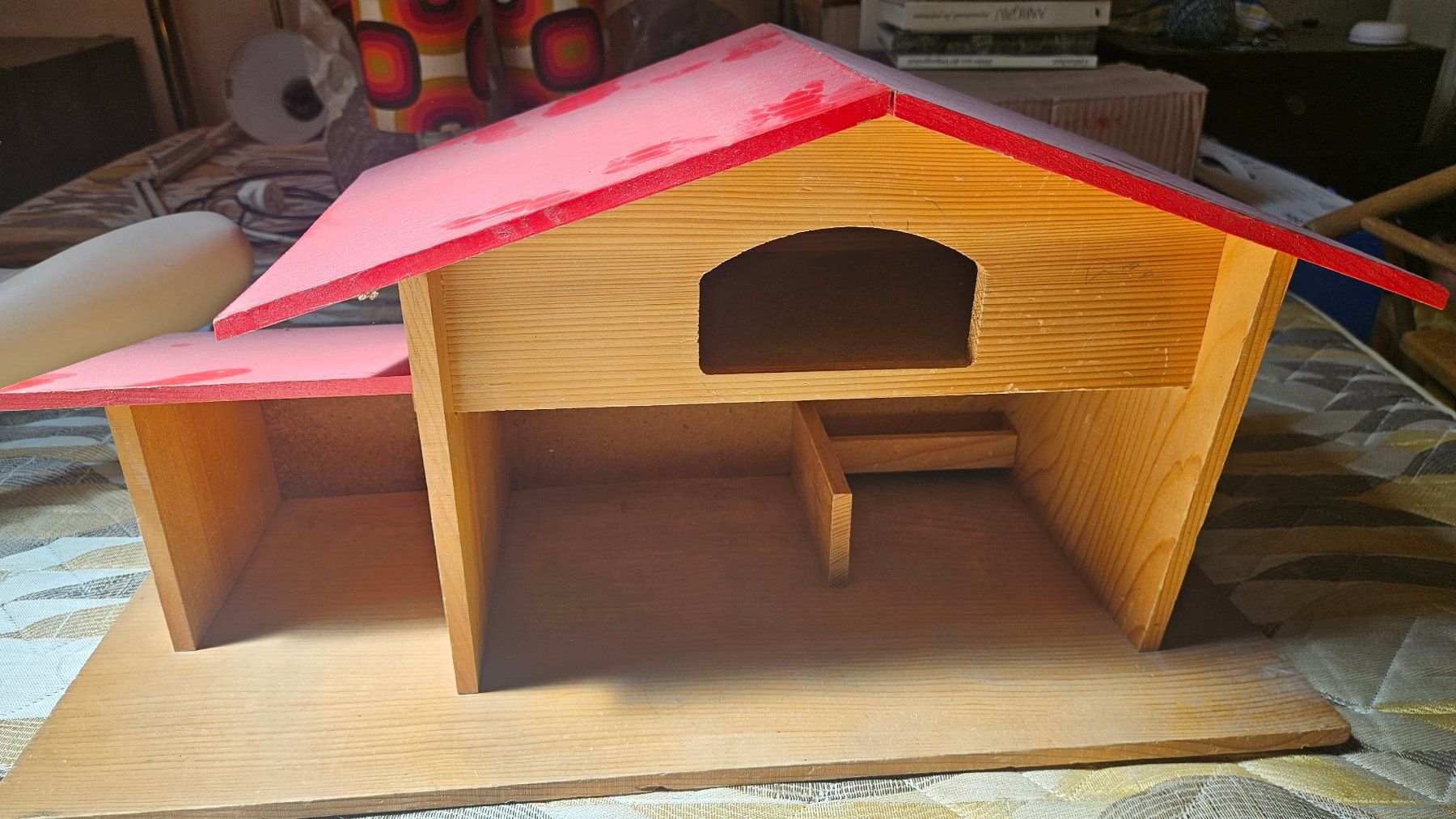 Spielzeuge: Spielzeugstall Holz rotes Dach – Gebraucht aus Suhr von Jensdetlef 5