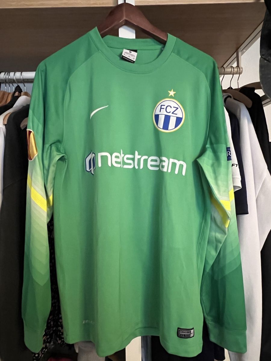 Nike Maillots de corps & Pantalons: FCZ Trikot – D'occasion à Schwerzenbach par j1625