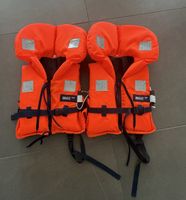 2 Kinder Schwimmwesten 15-20Kg nie benutzt NP119.-