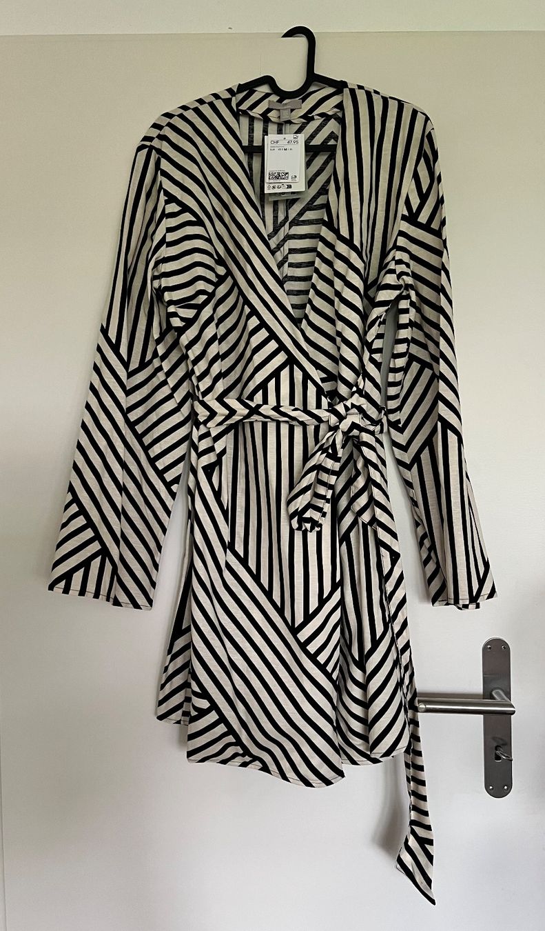 H&M Vestiti: NEU H&M wickel Kleid  / grösse M – Nuovo (secondo la descrizione) da Effretikon venduto da YaMn 2