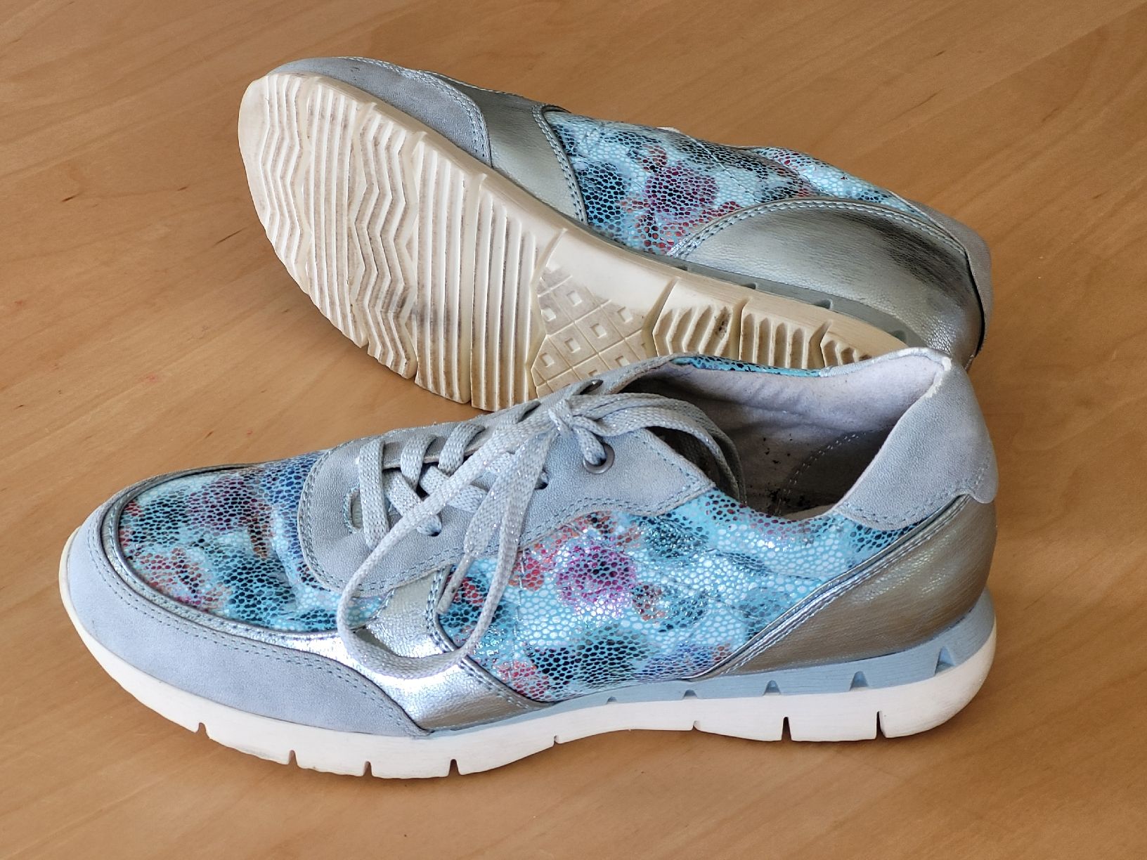 Scarpe da donna: Sneaker Halbschuhe Turnschuhe Grösse 38 hellblau – Usato da Wiesendangen venduto da samoalk 1