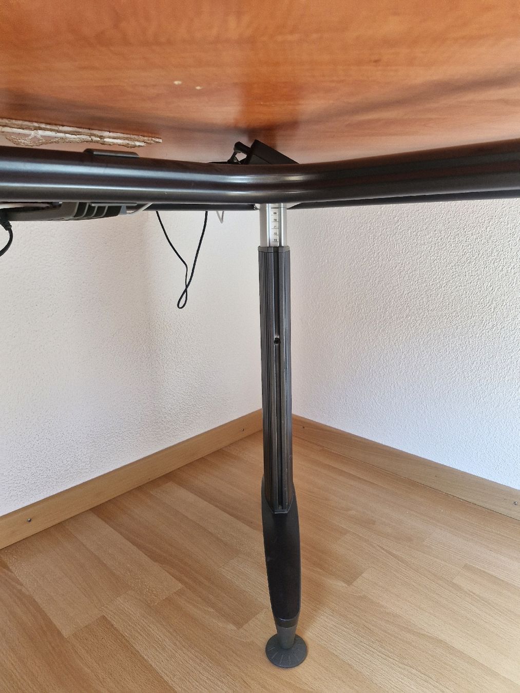 Scrivanie: XXL Schreibtisch 2x2m – Usato da Detligen venduto da ValentinoV 4