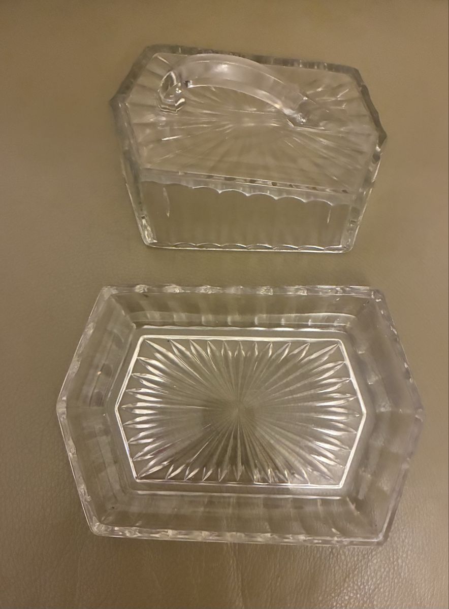 Altre Stoviglie: Beurrier en verre – Usato da Lausanne venduto da Famary