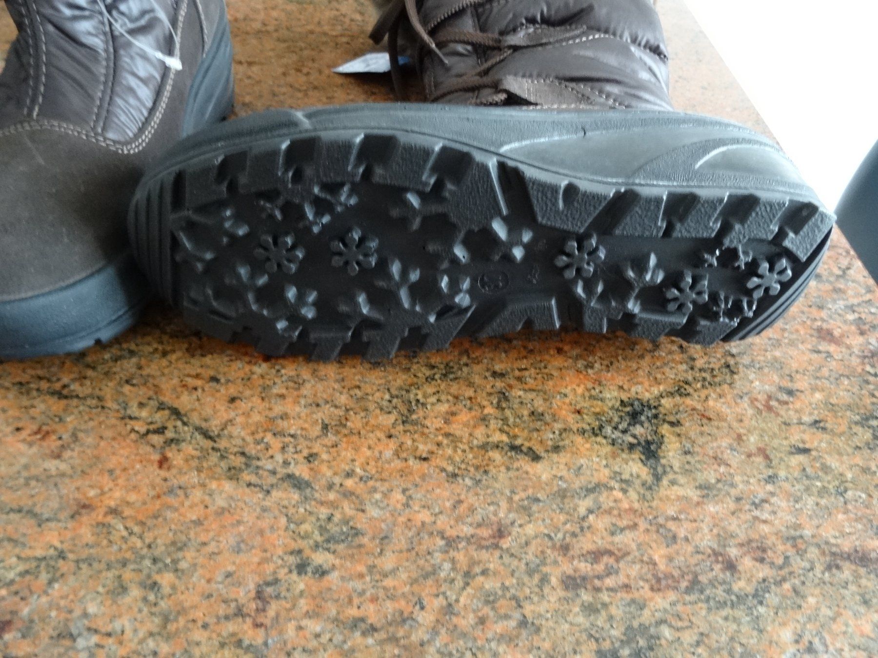 Scarpe da donna: Chaussure pour dame – Nuovo (secondo la descrizione) da Chamoson venduto da Mauritius1 2