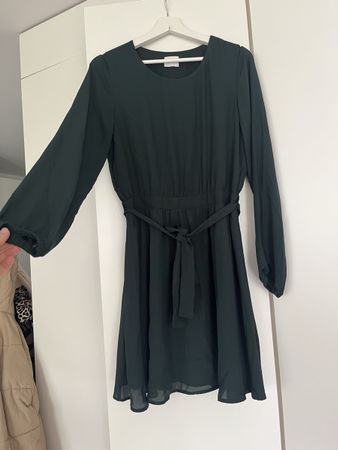 Vila Kleid, Grösse 38, Grün - Perfekt für den Sommer