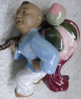 INTERESSANTER MONGOLISCHER MAN---MIT PFIRSICHE,--18 x 16 CM