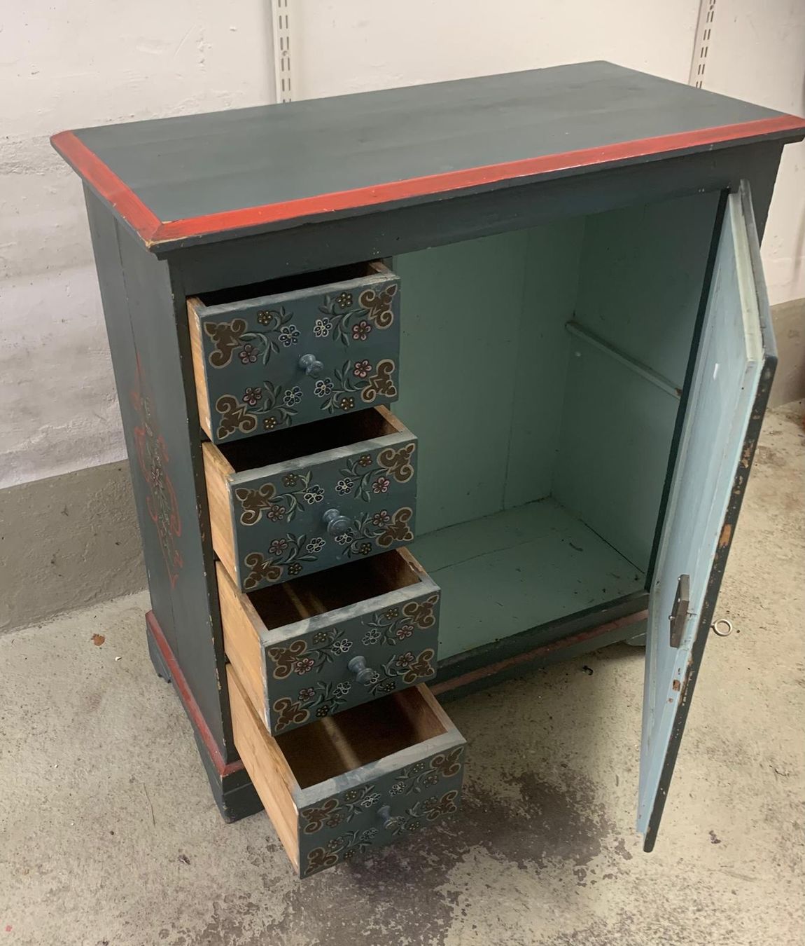 Commodes: Antike Schafreite, bemalt – D'occasion à Lömmenschwil par Amm. 1