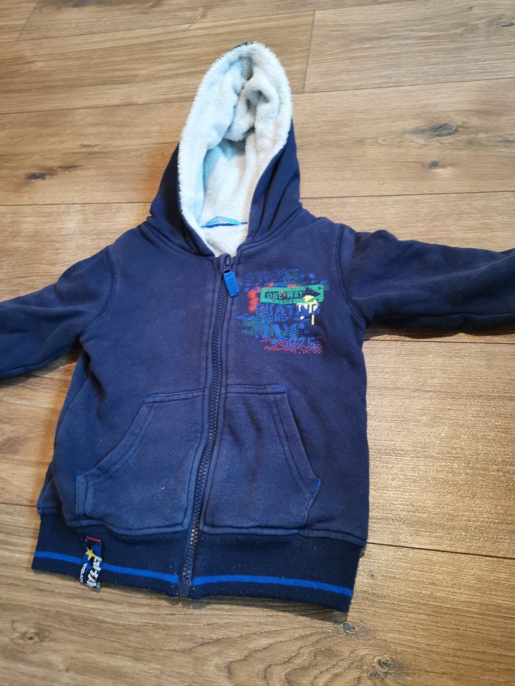 Pulls et sweat-shirts: Jäckli Pullover warm mit Kaputze 98 – D'occasion à Fankhaus (Trub) par sun_7677 1