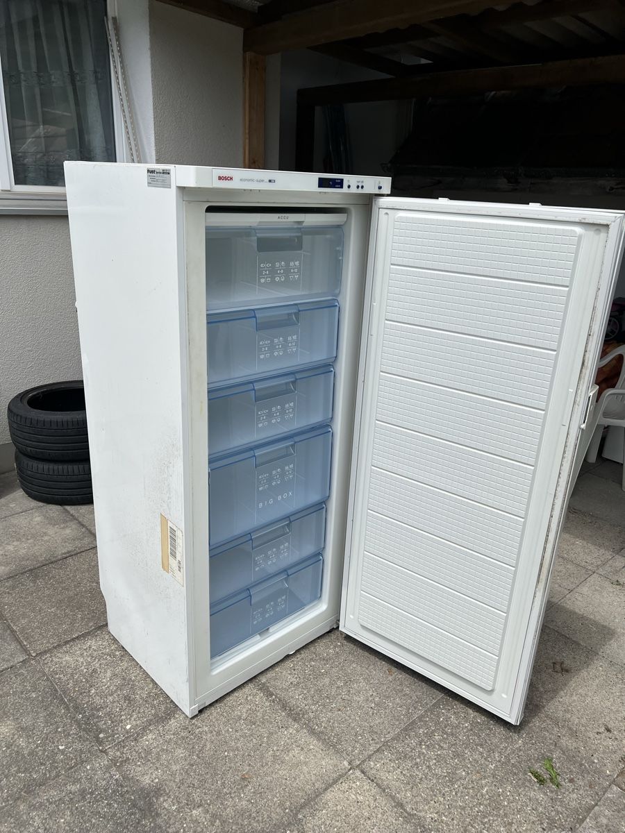 Congelatori: Bosch Gefrierschrank  – Usato da Schöftland venduto da mec_5npl 3