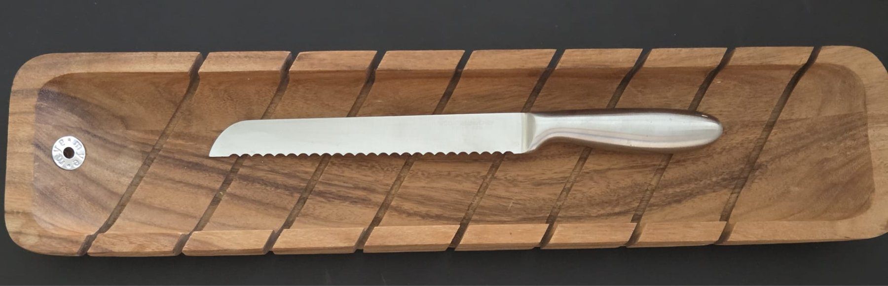 Holzartikel: Planche à découper avec couteau – Gebraucht aus Begnins von IlikeHiPhi