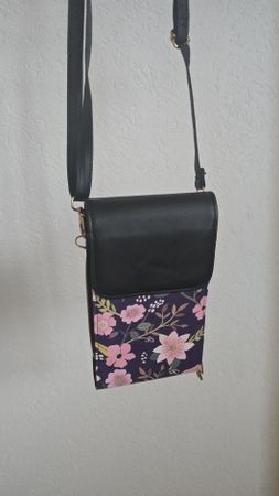 Umhängetasche mit Blumenmuster