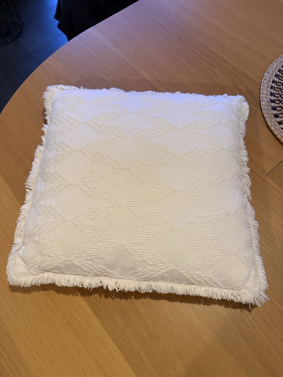 Cuscini: Coussin – Nuovo (secondo la descrizione) da Villars-le-Terroir venduto da ale_c79d