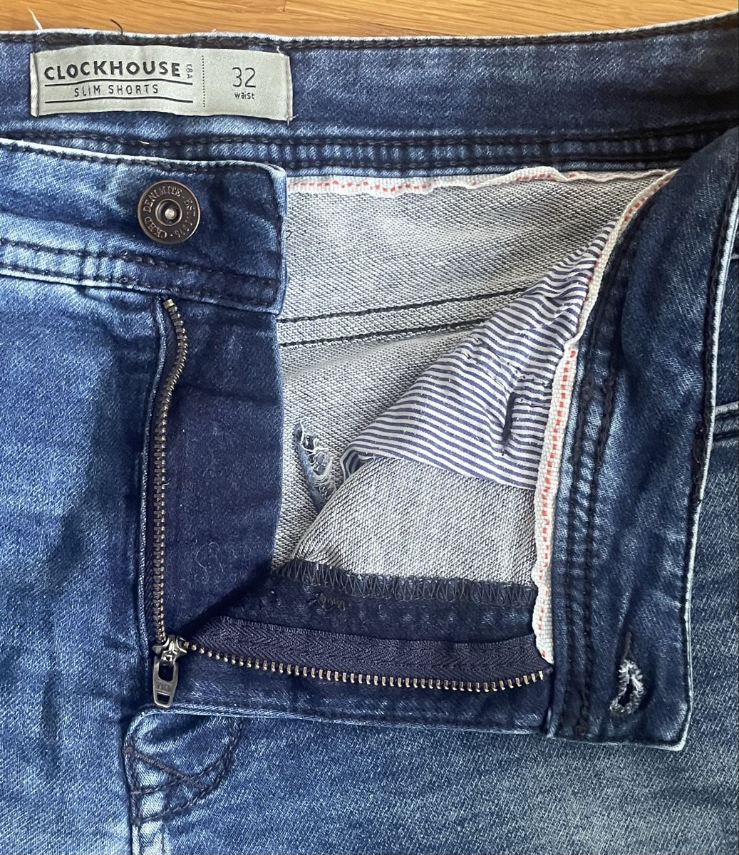 C&A Jeans: Clockhouse Jeans-Shorts W32 – D'occasion à Himmelried par Lucas1212 2