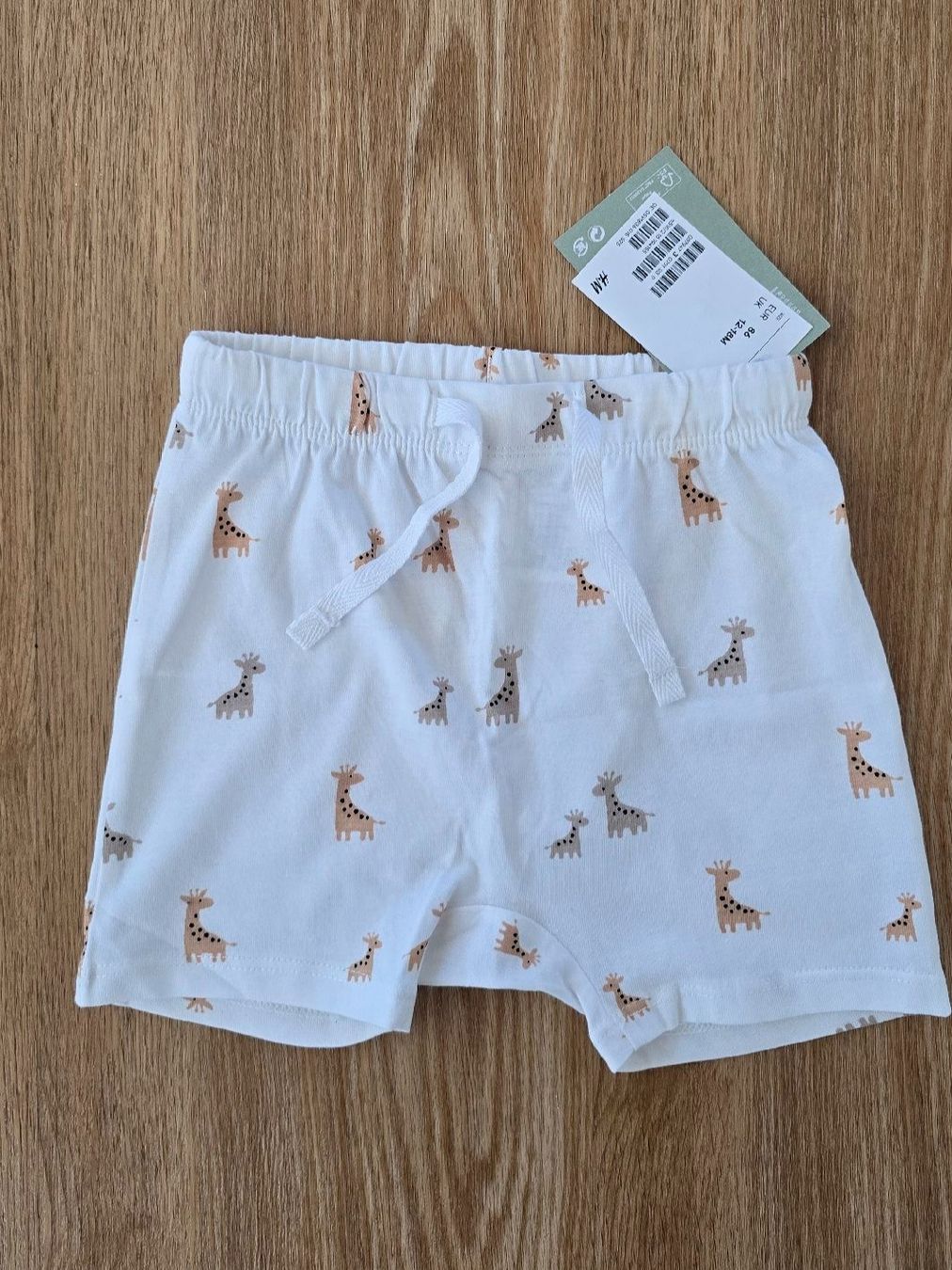 H&M Pantalons: Sommer Shorts, NEU – Neuf avec emballage d'origine à Alpthal par M.J.A.