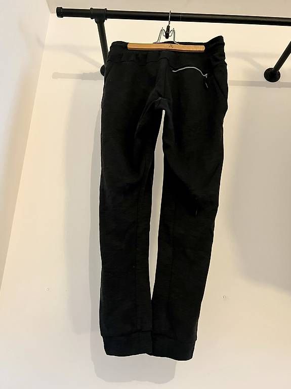 Pantaloni: Nike Trainerhose  – Usato da Fribourg venduto da lea_r6sd 1
