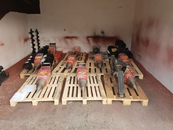 Attrezzi per edilizia: Triebwerk Erdbohrer Kegelspalter Bagger – Nuovo e nell'imballaggio originale da Les Ponts-de-Martel venduto da SpalterRobert 8