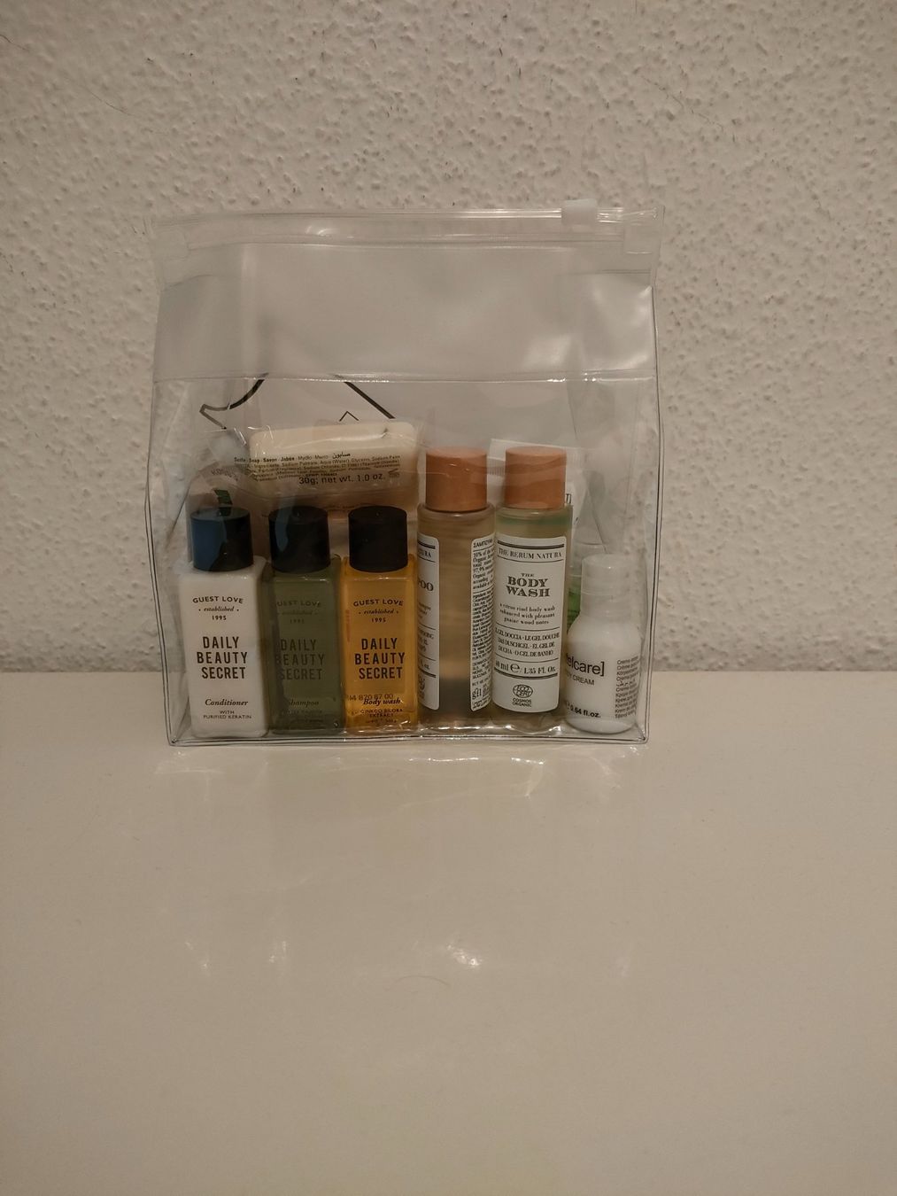 Custodie per cosmetici: Wunderschönes Necessaire ideal für Reise – Nuovo (secondo la descrizione) da Dietikon venduto da Branquinha1981