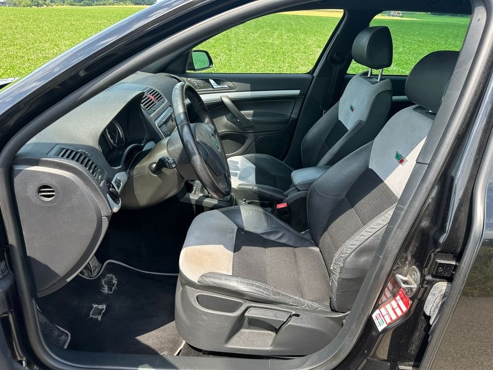 Skoda Automobili: SKODA Octavia 2.0 TFSI RS – Usato da Hünenberg venduto da Auto-Klinik01 3