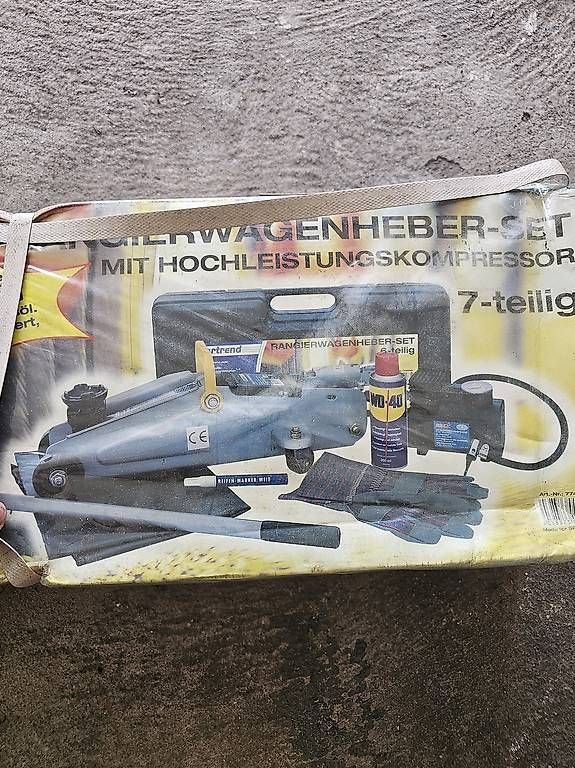 Tutti gli attrezzi: Wagenheber 2000kg mit Zubehör – Usato da Vaduz venduto da Leccese85
