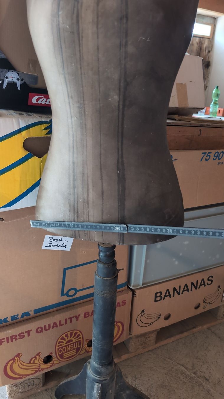 Allestimento di negozi e stand fieristici: Schaufensterpuppe Torso mit Sockel – Usato da Oltingen venduto da gys_2yjc 2