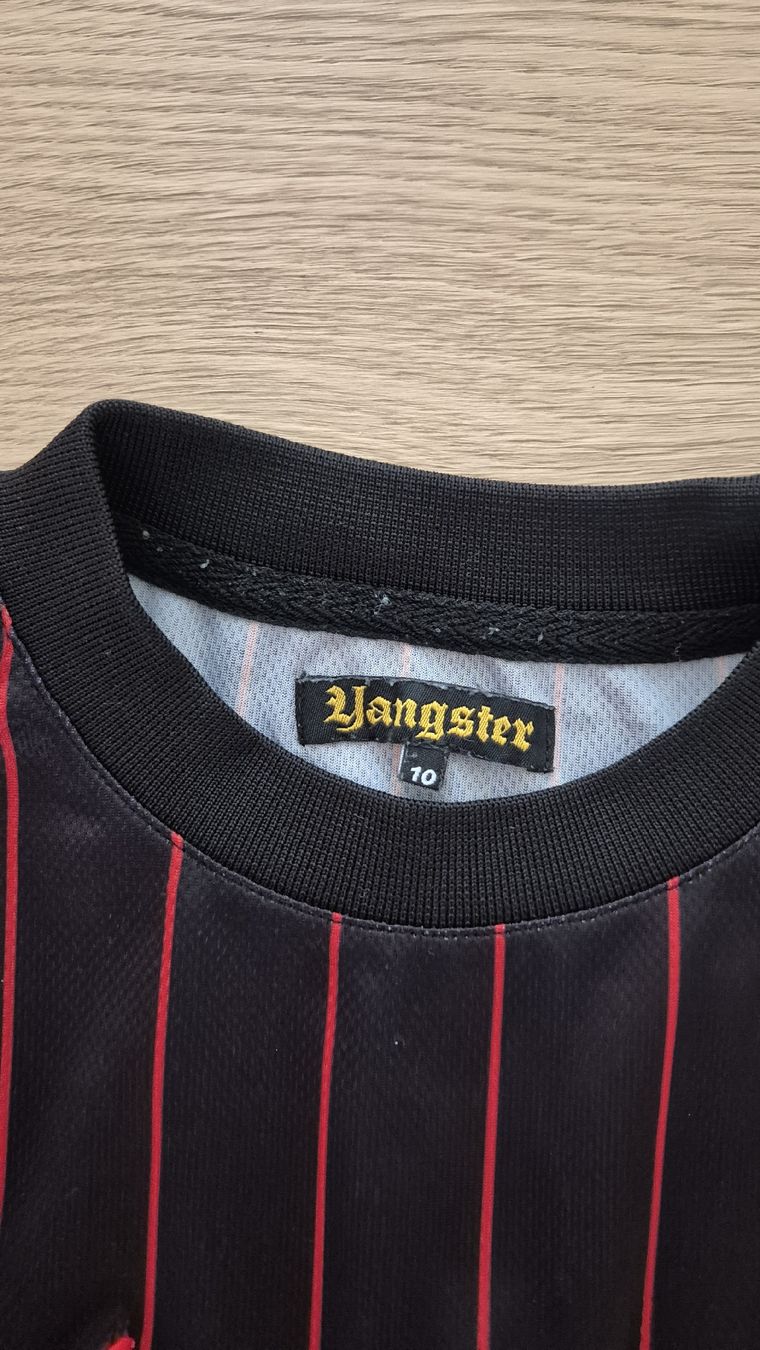 Camicie, T-shirt & Polo: T-Shirt Yangster – Usato da Wittenbach venduto da Pirufa 2