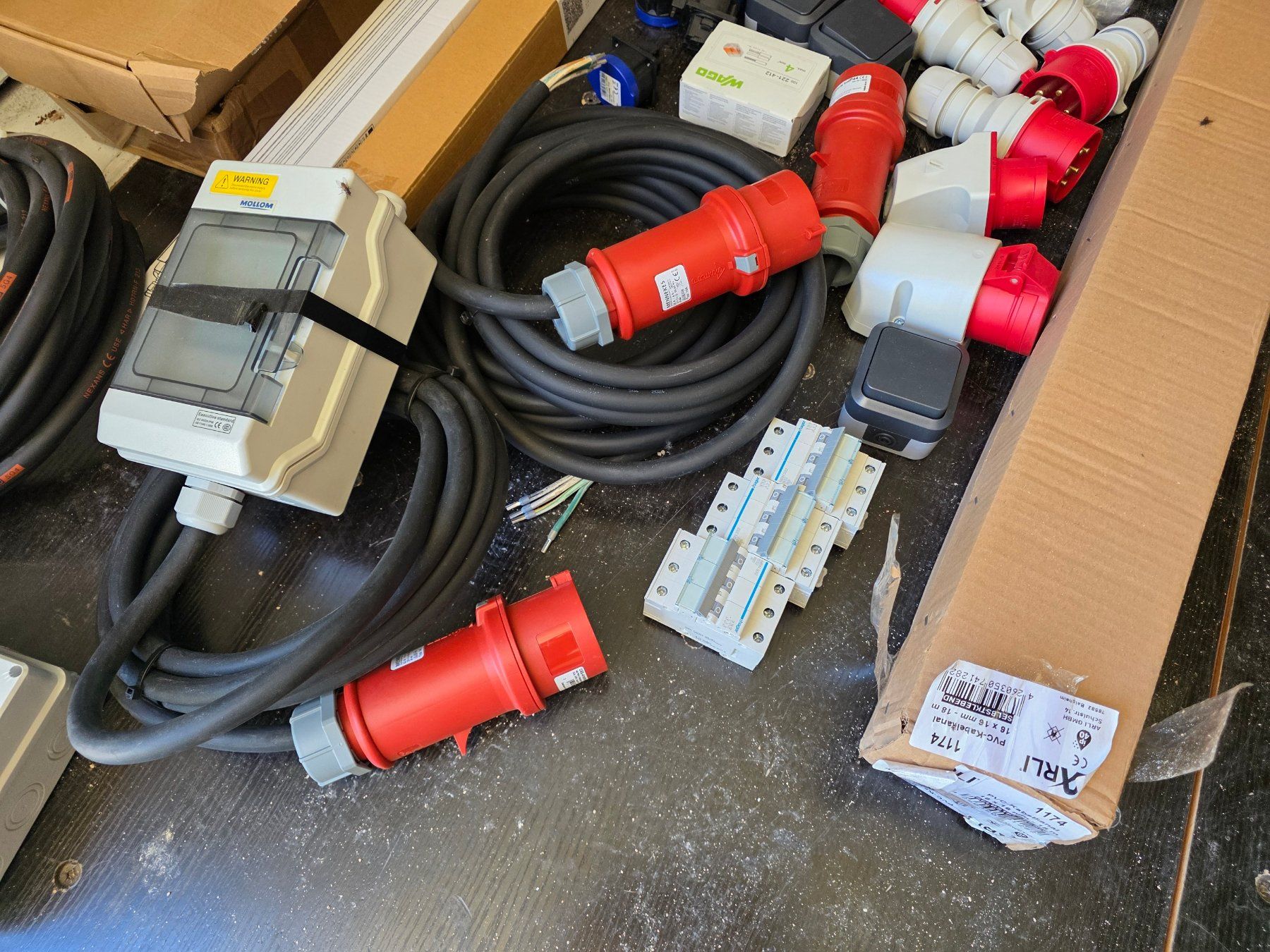 Stecker: LAGERRÄUMUNG Div. Elektromaterial, Kabel, Stecker Restposten – Gebraucht aus Zofingen von CLICKENHAUS 8