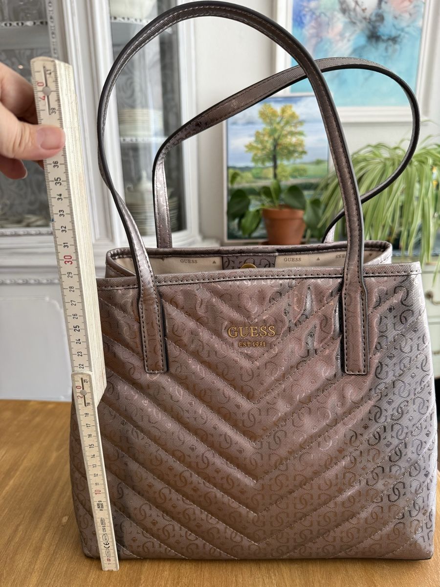 Guess Borse da donna: Handtasche Guess gesteppt metallic mit Innentasche – Usato da Allenwinden venduto da Caramia15 4