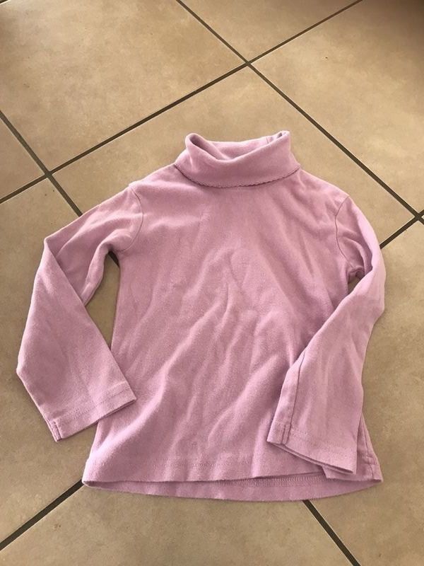 Maglioni & Felpe: Mädchen Rollkragen Pullover 110 – Usato da Bergdietikon venduto da antovale