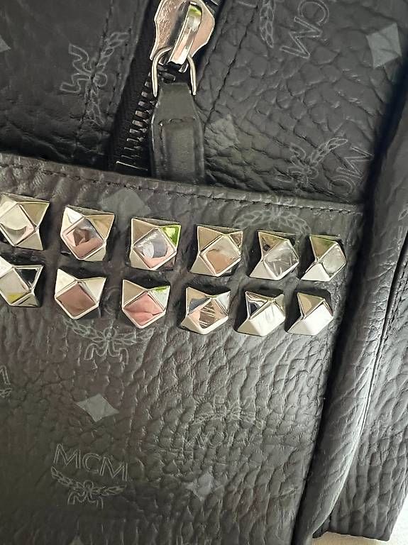 Zaini: MCM Rucksack M inkl. Hülle – Usato da Zürich venduto da fab_fwr9 3