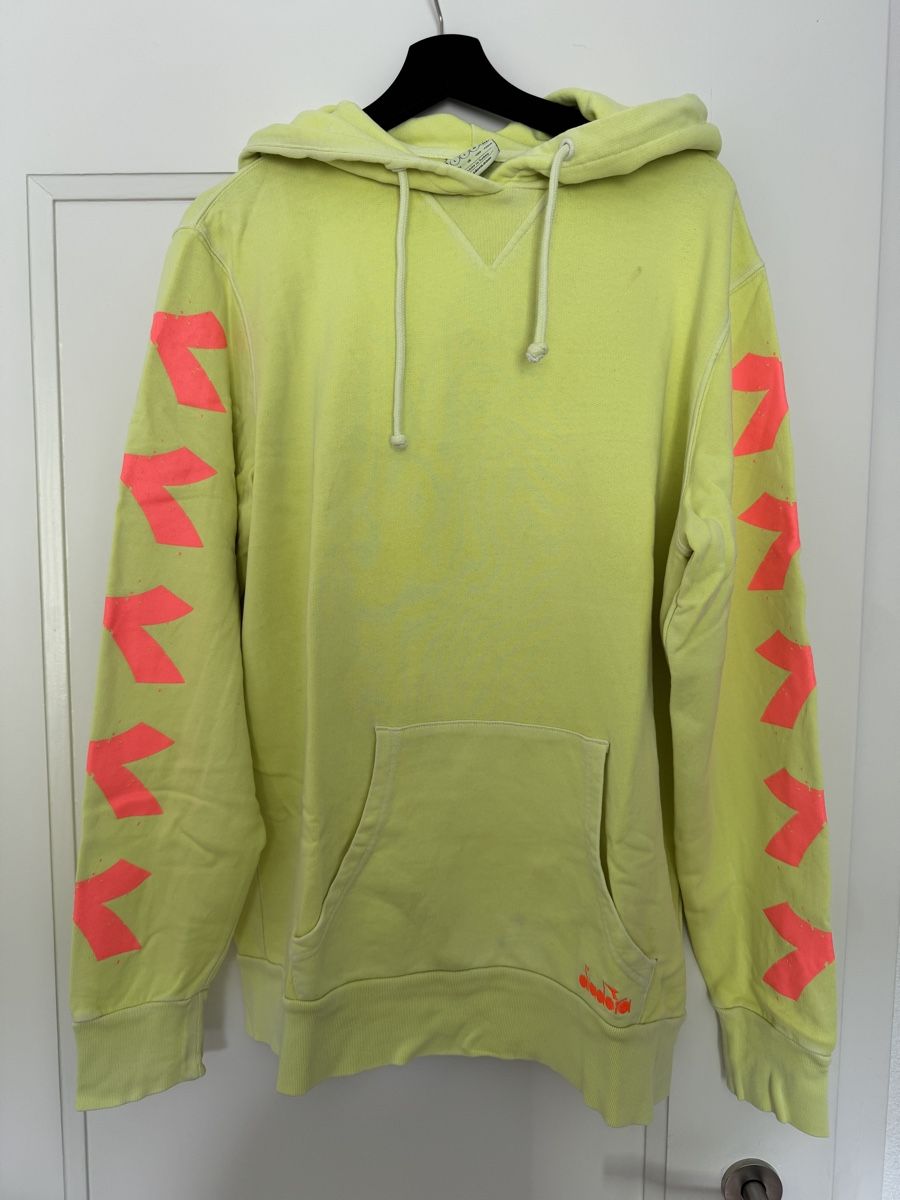 Pullover & Sweatshirts: HOODIE DIADORA LIMITED FLUO PACK L – Gebraucht aus Bern von carminel8