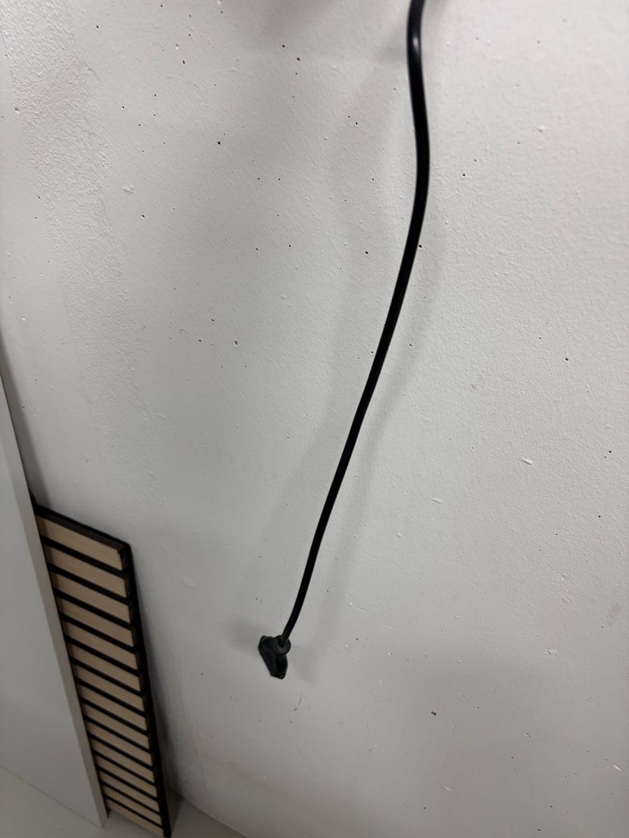 Lampes: Moderne Wandleuchte mit Stecker  – D'occasion à Volketswil par eli_6l7f 1