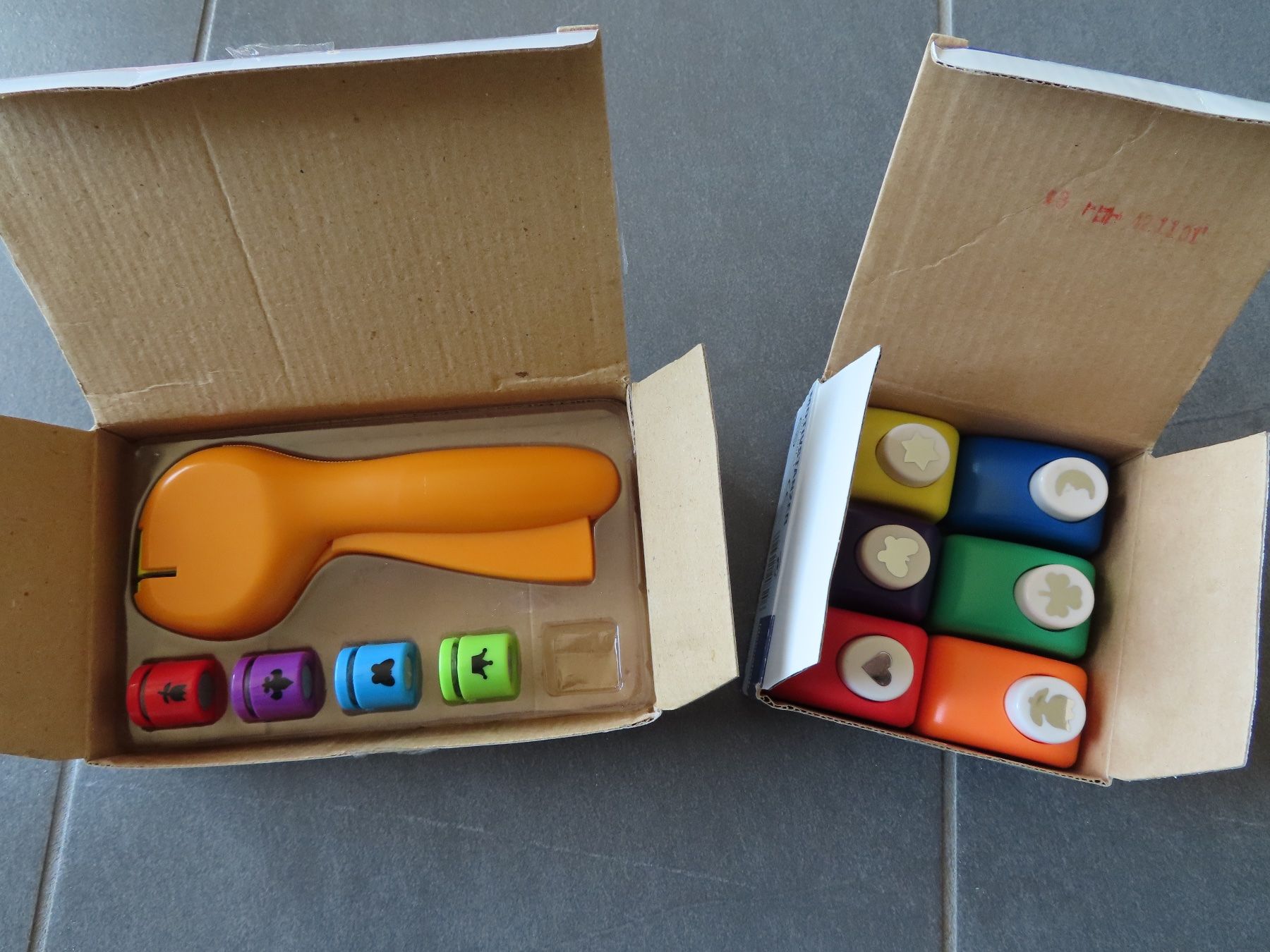 Kit bricolage: 2 Sets Motivstanzer, Locherzange +++top+++ – Usato da Wallenried venduto da Asyano