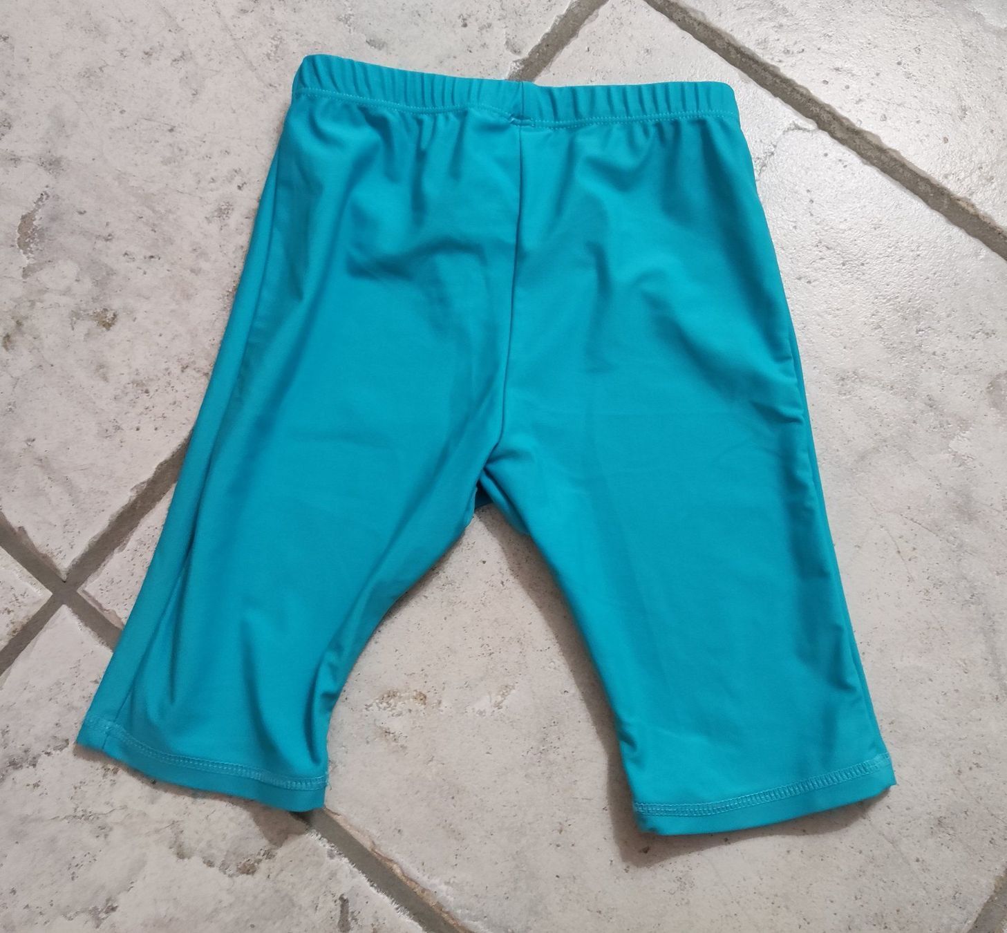 Costumi da bagno & Bikini: UV Badeanzug Mädchen Gr.98 – Usato da Chur venduto da Rodanisa 5
