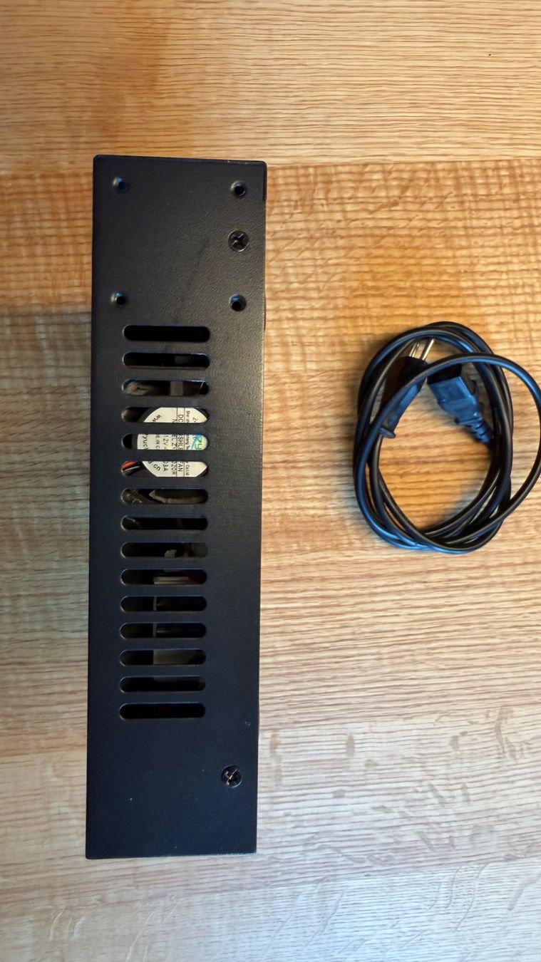 Hubs & Switches: 8Port 10GB Ethernet Switch Unmanaged – D'occasion à Olten par Diogenes1 4
