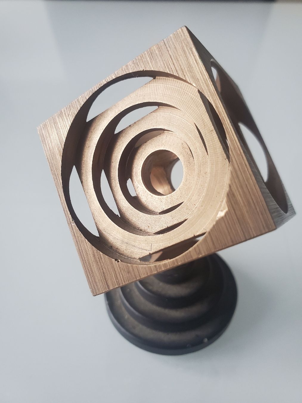 Tutte le decorazioni: Geometrische Figur aus Metall – Usato da Frauenfeld venduto da BeneFull 2