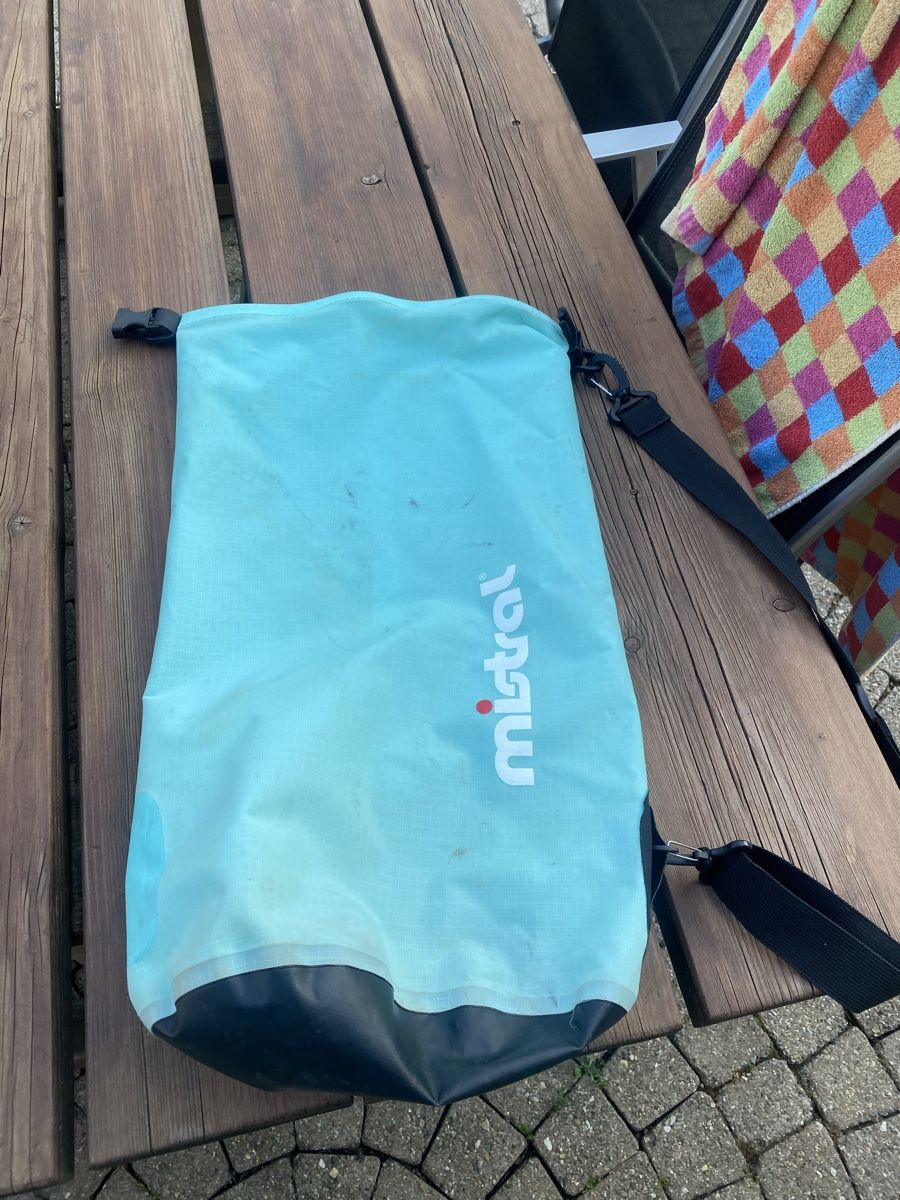 Sacs: Mistral Drybag hellblau gute Gebrauchtware – D'occasion à Bürglen TG par Ruth08
